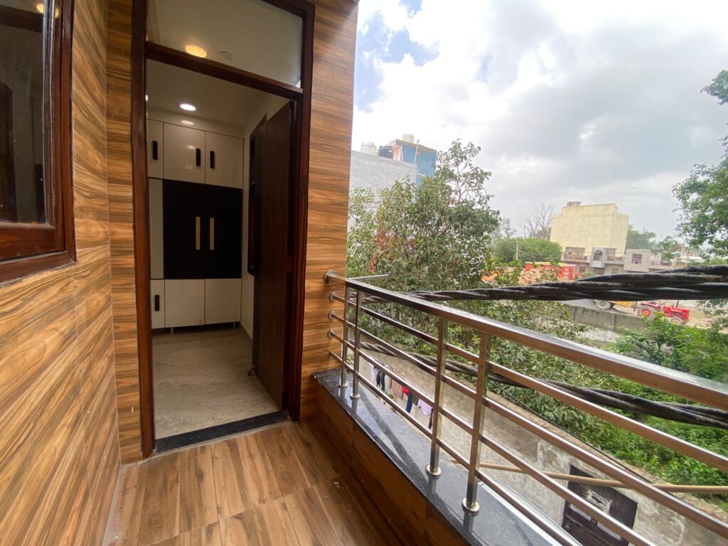 2 BHK Flat in Delhi Uttam Nagar 