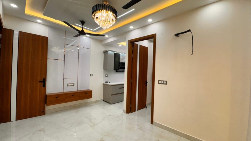 2 Bhk flat available in uttam nagar