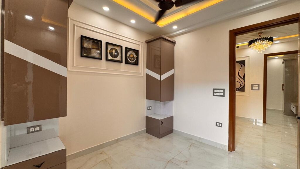 2bhk flat in delhi