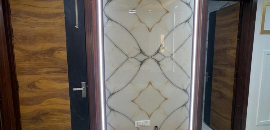 Ready-to-Move 2 BHK Flat in R Block Mohan Garden, West Delhi