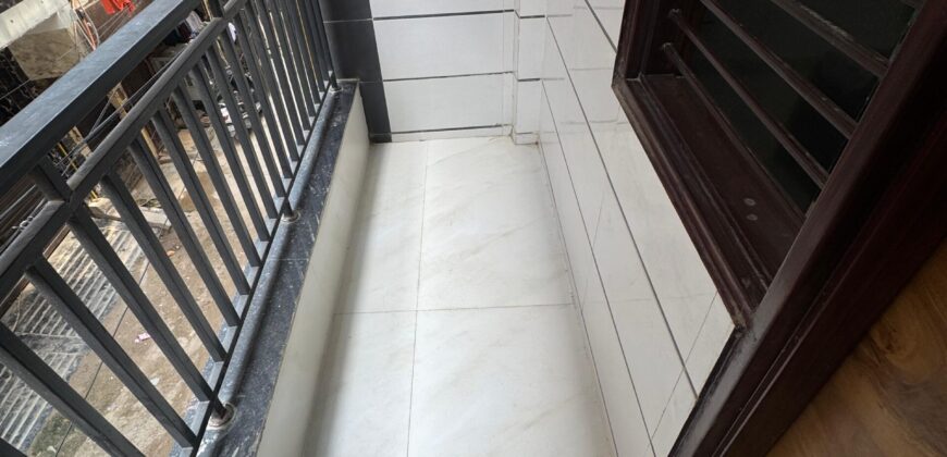 Ready-to-Move 2 BHK Flat in R Block Mohan Garden, West Delhi