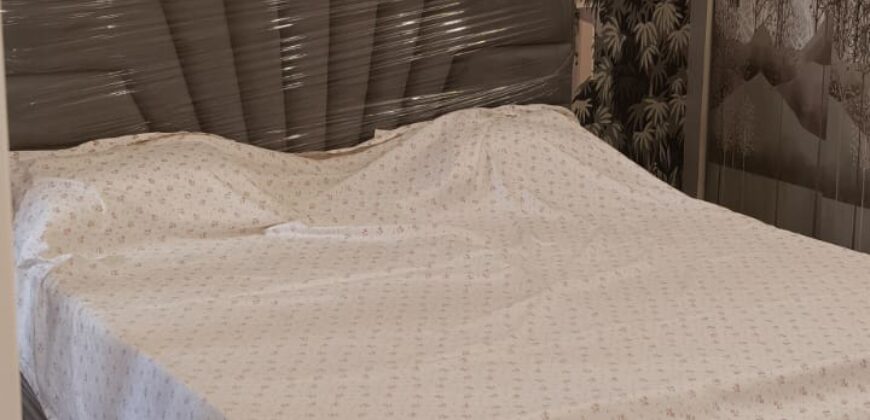 Modern 3 BHK Flat with Lift, Car Parking & Common Roof | Prime Location in Delhi