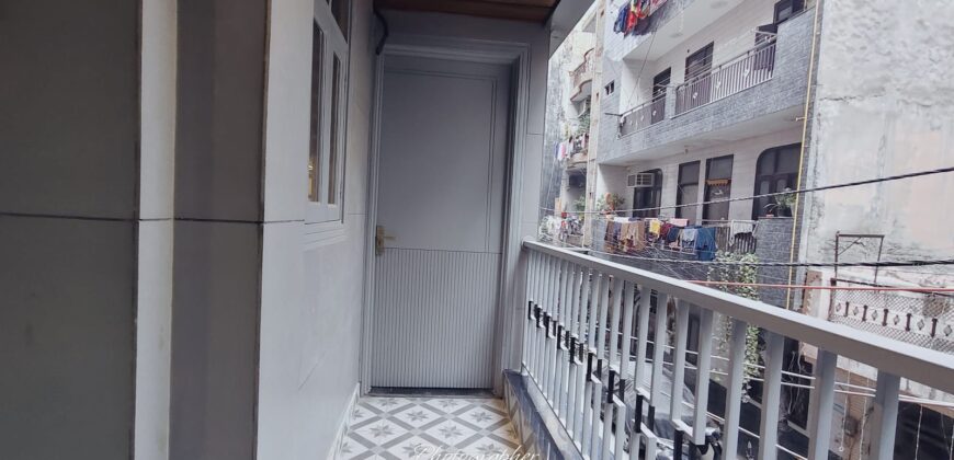 Beautiful 3 BHK Flat – Front Side, Mansa Ram Park, Delhi