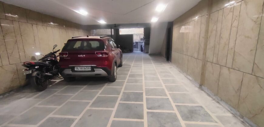 2 BHK Ready-to-Move Flat Near Hari krishna Public School, Delhi