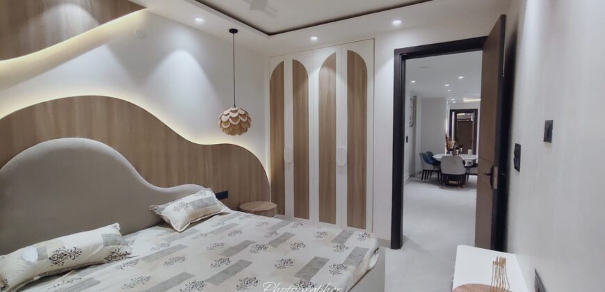 Spacious 4 BHK Flat in Mohan Garden Near Nawada Metro | Premium 4 BHK Flat