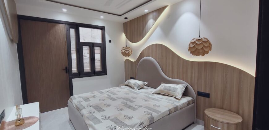 Spacious 4 BHK Flat in Mohan Garden Near Nawada Metro | Premium 4 BHK Flat