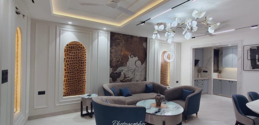 Spacious 4 BHK Flat in Mohan Garden Near Nawada Metro | Premium 4 BHK Flat