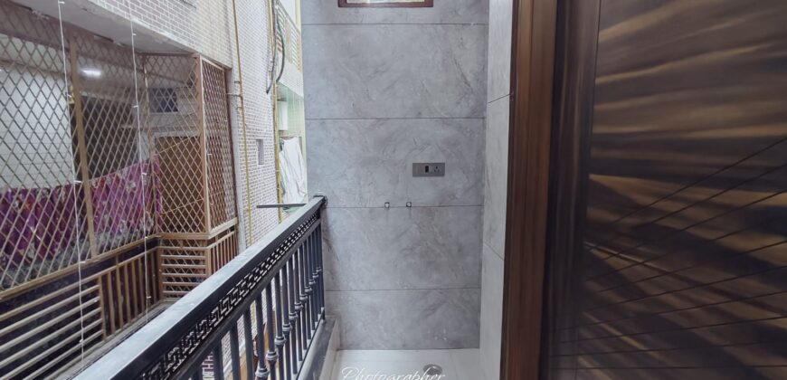 Spacious 2 BHK Flat in Mohan Garden D Block | Prime Location & Metro Access