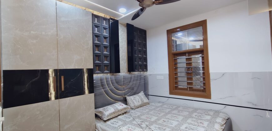 2 BHK Flat for Sale in Mohan Garden | Gurudwara Road Prime Location