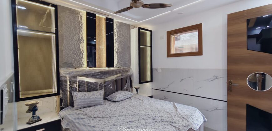 2 BHK Flat for Sale in Mohan Garden | Gurudwara Road Prime Location