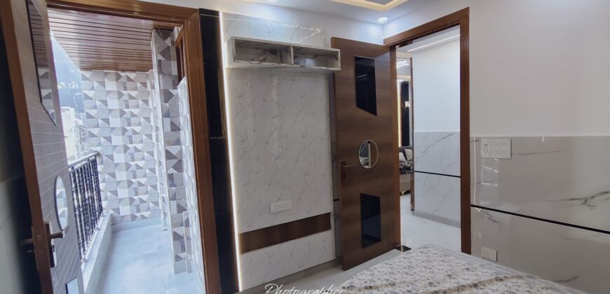 2 BHK Flat for Sale in Mohan Garden | Gurudwara Road Prime Location