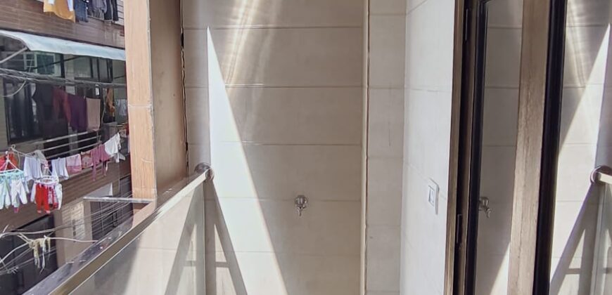 Prime Location 3 BHK Front Side Flat in Mohan Garden Happy Chowk