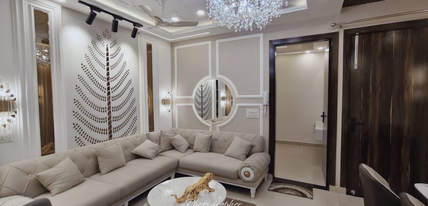 Prime Location 3 BHK Front Side Flat in Mohan Garden Happy Chowk