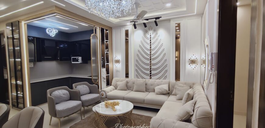 Prime Location 3 BHK Front Side Flat in Mohan Garden Happy Chowk