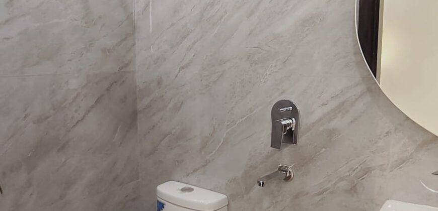 Prime Location 3 BHK Front Side Flat in Mohan Garden Happy Chowk