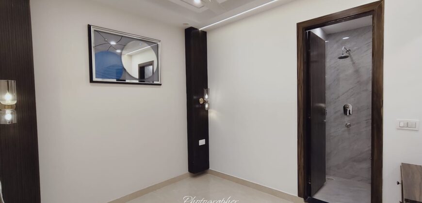 Beautiful 2 BHK Front Side Flat for Sale in Mohan Garden Near Happy Chowk