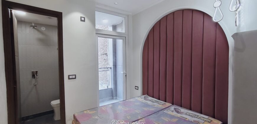 Modern 2BHK Mohan Garden | School, Market, Metro Connectivity