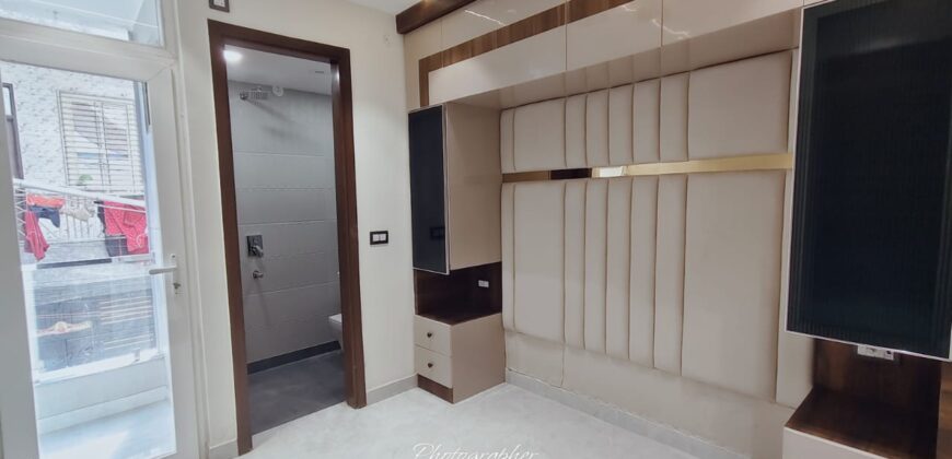 Premium 3BHK Flat Mohan Garden | Star Shine School Nearby