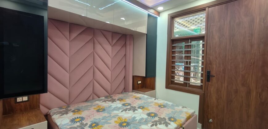 Low Budget 2 BHK Flat in Uttam Nagar Near Metro Station