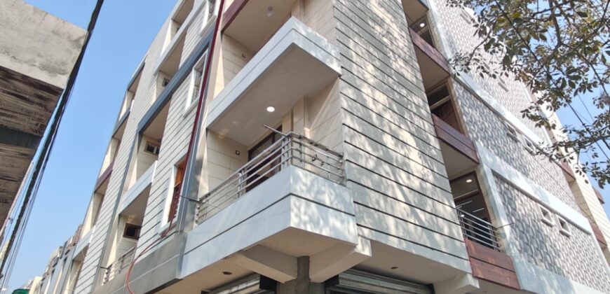Low Budget 2 BHK Flat in Uttam Nagar Near Metro Station