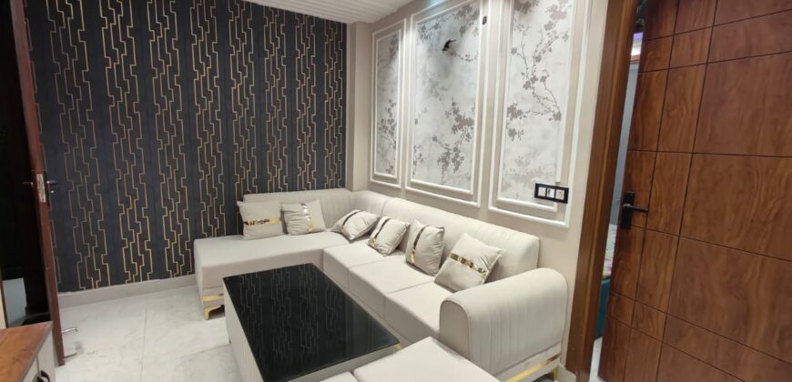 Affordable 3 BHK Flat in Uttam Nagar with 90% Loan