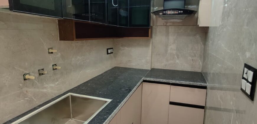 Affordable 3 BHK Flat in Uttam Nagar with 90% Loan