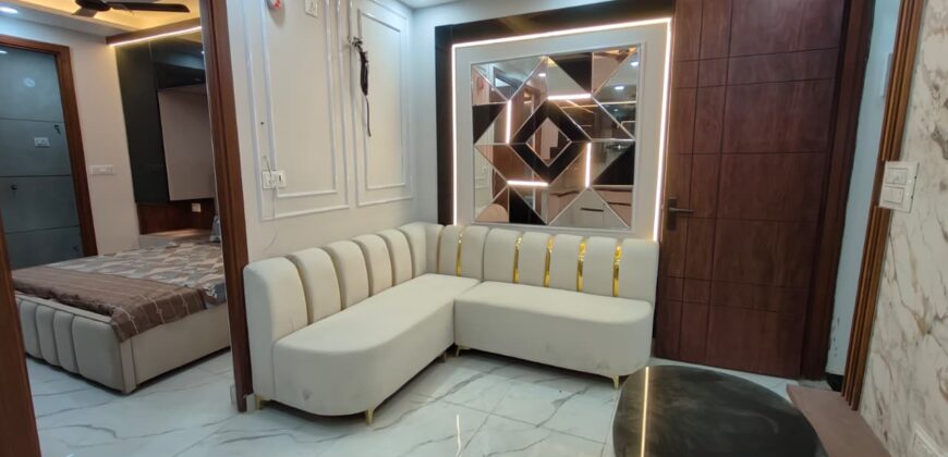 Spacious 3 BHK Flat in Uttam Nagar Near Dwarka Mor Metro