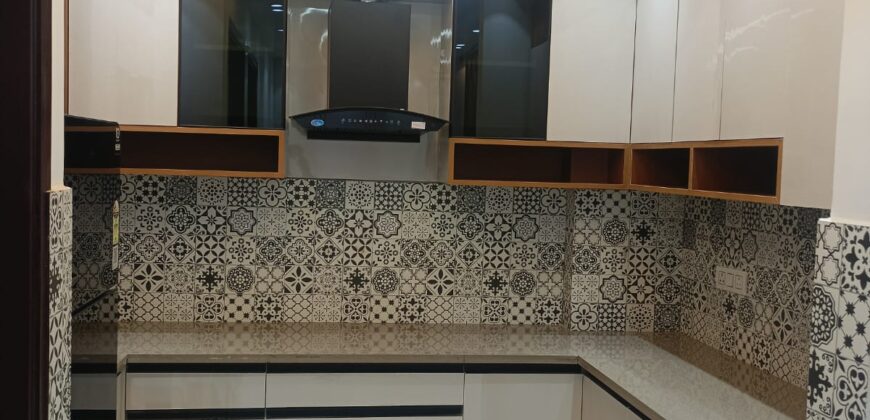 Independent 4BHK Flat in Bharat Vihar, Old Palam Road | Near Sec-14 Dwarka Metro