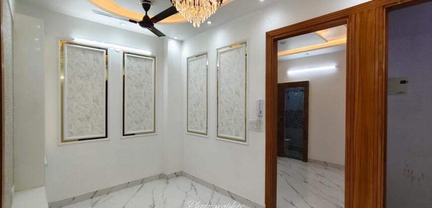 Prime Location 2 BHK Flat in Uttam Nagar West Delhi