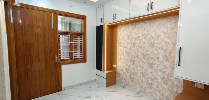 Prime Location 2 BHK Flat in Uttam Nagar West Delhi