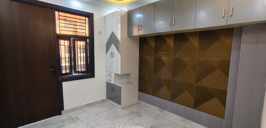 Budget 1 BHK Flat in Dwarka Mor | Near Metro Station