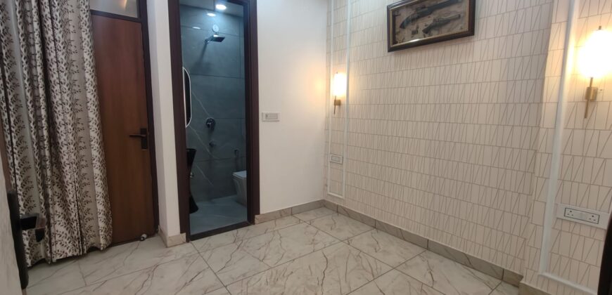 Affordable 3 BHK Flat in Uttam Nagar Near Dwarka Mor Metro