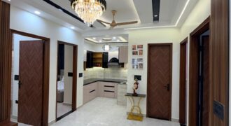 Affordable 3 BHK Flat in Old Palam Road, Delhi