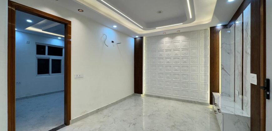 Luxury 3bhk floor in uttam nagar for sale