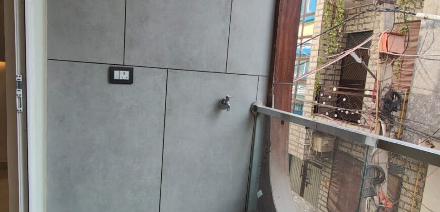 3 bhk flat in uttam nagar for sale