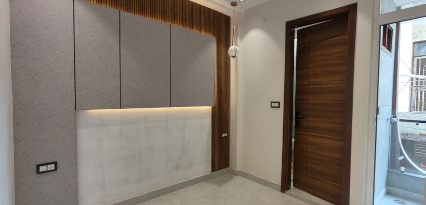 3 bhk flat in uttam nagar for sale
