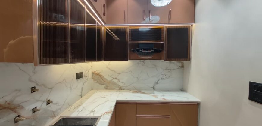 Spacious 2 BHK Flat for Sale – Gurdwara Road, Mohan Garden, Delhi