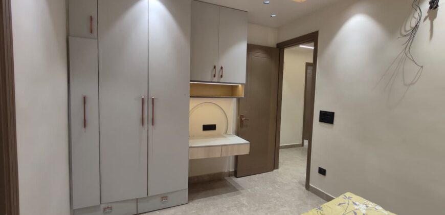 Luxury Front-Side 4 BHK Flat in Delhi | Book Your Dream Home