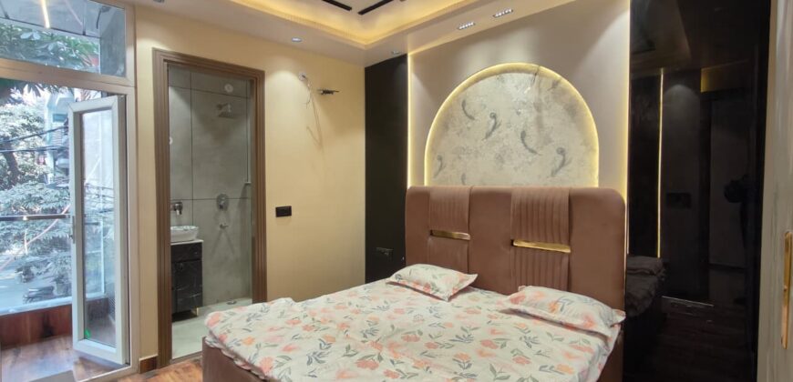 Luxury Front-Side 4 BHK Flat in Delhi | Book Your Dream Home