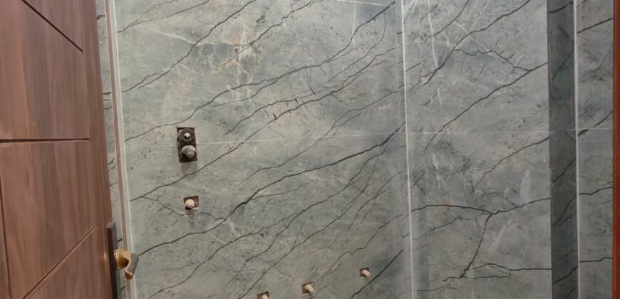 Modern L-Type 3BHK Flat for Sale in Mohan Garden with Excellent Ventilation