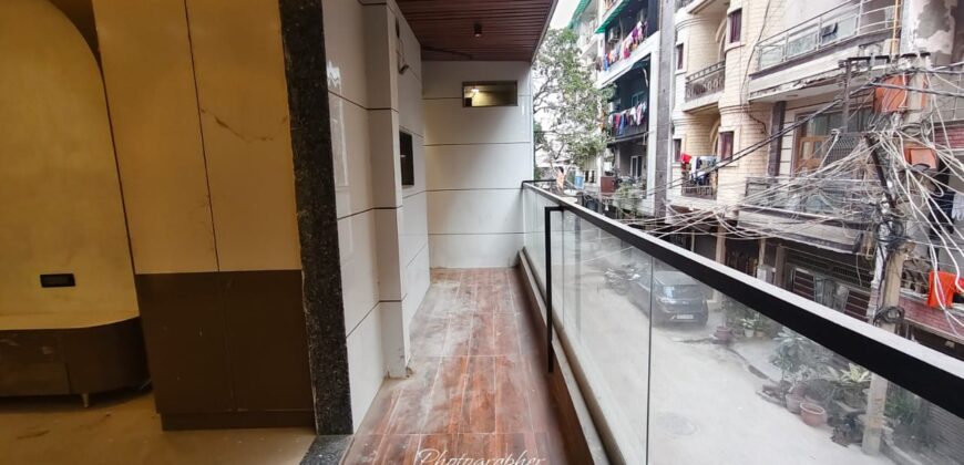 Front-Side 4BHK Flat in Mansa Ram Park, Uttam Nagar, Delhi – Visit Now