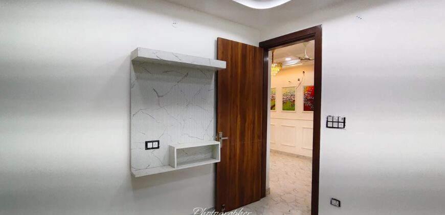 Front Side 2BHK Flat in Uttam Nagar Near Mohan Garden, Delhi – Visit Now