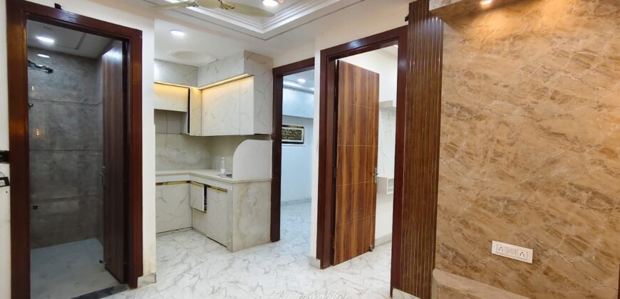 Front Side 2BHK Flat in Uttam Nagar Near Mohan Garden, Delhi – Visit Now