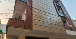 Spacious 3 BHK Flat with Common Terrace Garden in Delhi