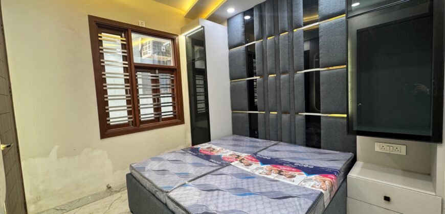 Luxury L-Corner 3 BHK Home in Prime Location with Metro Connectivity