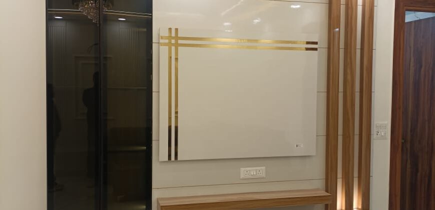 Two-Side Open 4 BHK Flat in Bharat Vihar, Old Palam Road, Delhi