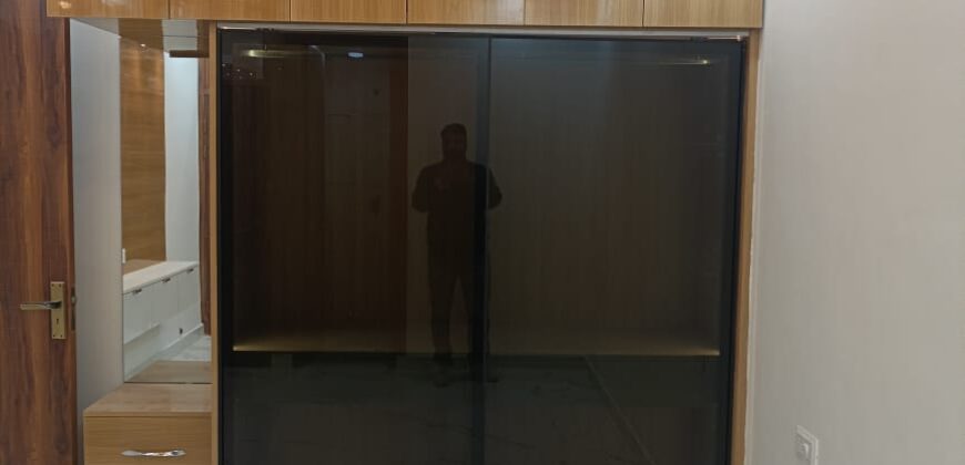 Two-Side Open 4 BHK Flat in Bharat Vihar, Old Palam Road, Delhi