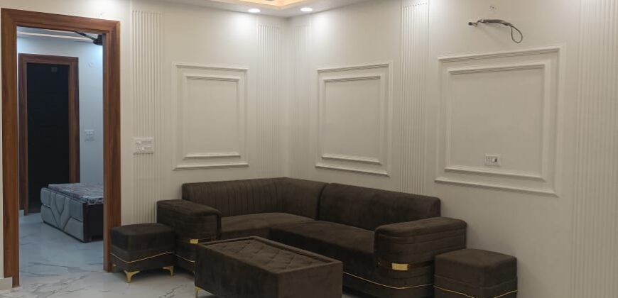 Two-Side Open 4 BHK Flat in Bharat Vihar, Old Palam Road, Delhi