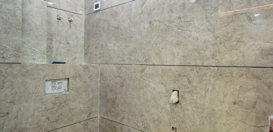 Spacious L-Type 3 BHK Flat in Om Vihar Phase 1, Uttam Nagar, Delhi