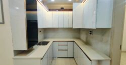 Spacious L-Type 3 BHK Flat in Om Vihar Phase 1, Uttam Nagar, Delhi
